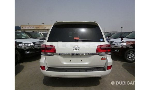Buy Import Toyota Land Cruiser White Car in Import - Dubai in Akmecet Buy Import Toyota Land Cruiser White Car in Import - Dubai in Akmecet