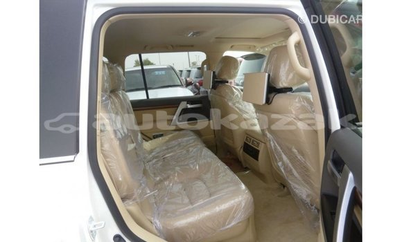 Buy Import Toyota Land Cruiser White Car in Import - Dubai in Akmecet Buy Import Toyota Land Cruiser White Car in Import - Dubai in Akmecet