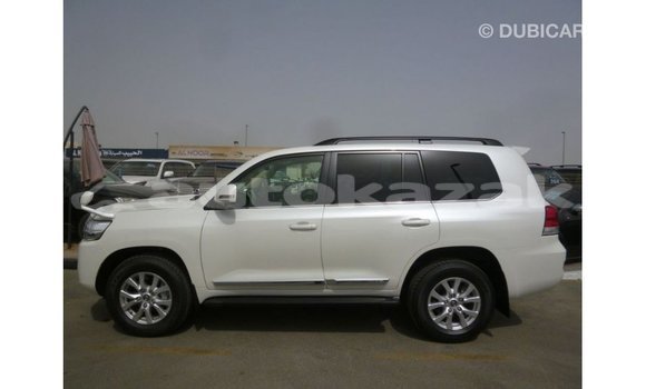 Buy Import Toyota Land Cruiser White Car in Import - Dubai in Akmecet Buy Import Toyota Land Cruiser White Car in Import - Dubai in Akmecet