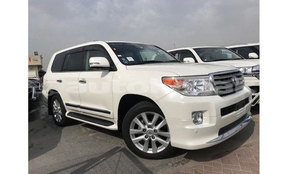 Buy Import Toyota Land Cruiser White Car in Import - Dubai in Akmecet Buy Import Toyota Land Cruiser White Car in Import - Dubai in Akmecet
