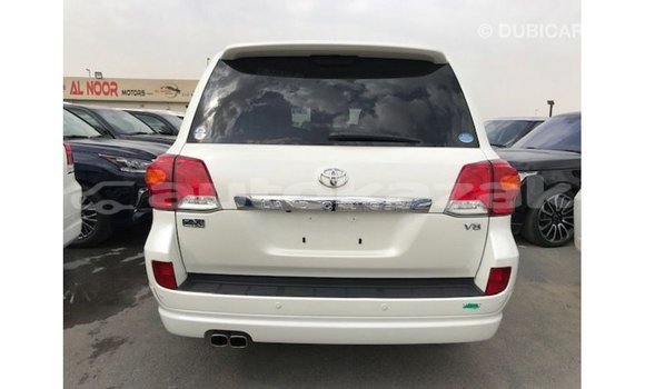 Buy Import Toyota Land Cruiser White Car in Import - Dubai in Akmecet Buy Import Toyota Land Cruiser White Car in Import - Dubai in Akmecet
