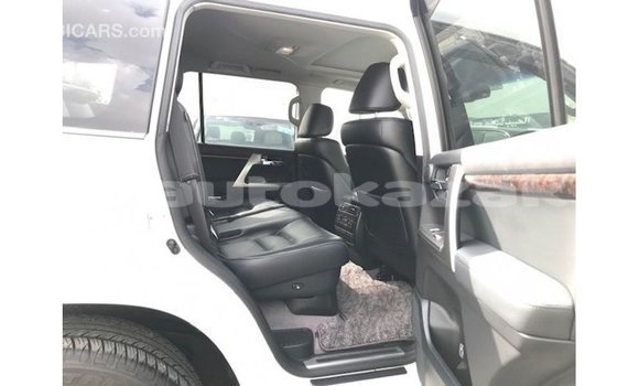 Buy Import Toyota Land Cruiser White Car in Import - Dubai in Akmecet Buy Import Toyota Land Cruiser White Car in Import - Dubai in Akmecet