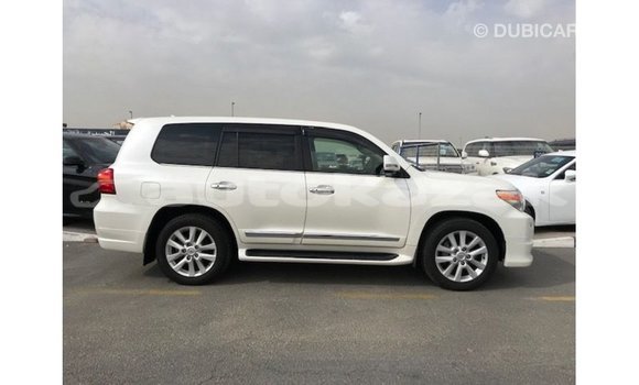 Buy Import Toyota Land Cruiser White Car in Import - Dubai in Akmecet Buy Import Toyota Land Cruiser White Car in Import - Dubai in Akmecet