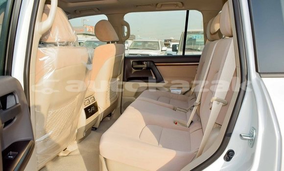 Buy Import Toyota Land Cruiser White Car in Import - Dubai in Akmecet Buy Import Toyota Land Cruiser White Car in Import - Dubai in Akmecet