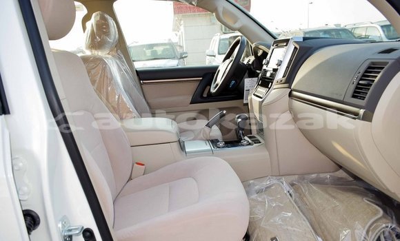 Buy Import Toyota Land Cruiser White Car in Import - Dubai in Akmecet Buy Import Toyota Land Cruiser White Car in Import - Dubai in Akmecet