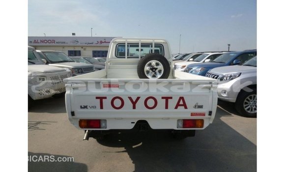 Buy Import Toyota Land Cruiser White Car in Import - Dubai in Akmecet Buy Import Toyota Land Cruiser White Car in Import - Dubai in Akmecet