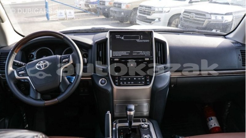 Big with watermark toyota land cruiser akmecet import dubai 2865