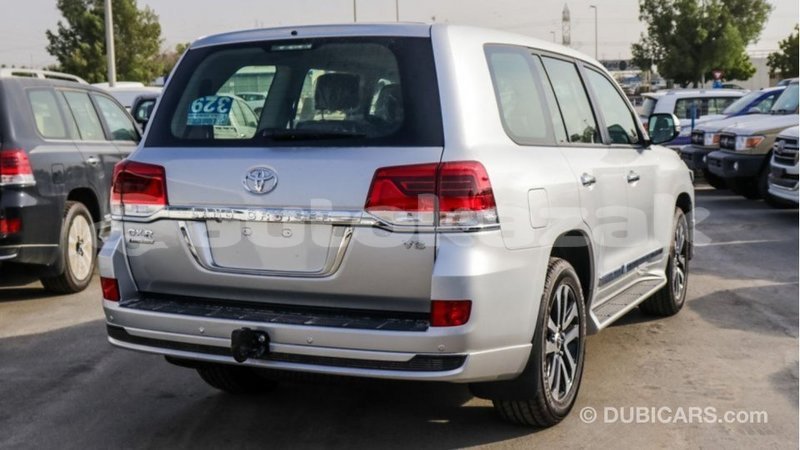 Big with watermark toyota land cruiser akmecet import dubai 2865
