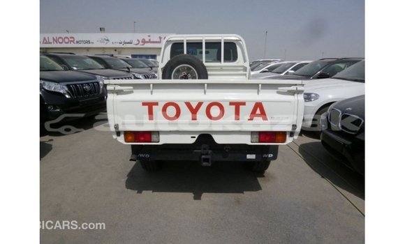 Buy Import Toyota Land Cruiser White Car in Import - Dubai in Akmecet Buy Import Toyota Land Cruiser White Car in Import - Dubai in Akmecet