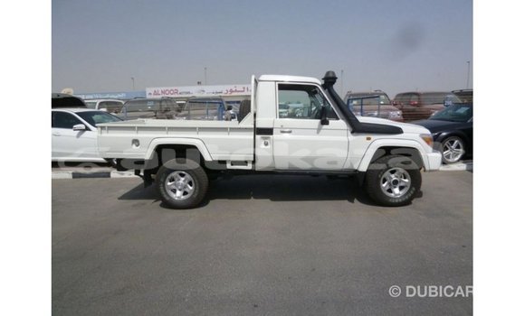 Buy Import Toyota Land Cruiser White Car in Import - Dubai in Akmecet Buy Import Toyota Land Cruiser White Car in Import - Dubai in Akmecet
