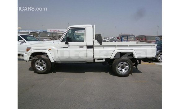 Buy Import Toyota Land Cruiser White Car in Import - Dubai in Akmecet Buy Import Toyota Land Cruiser White Car in Import - Dubai in Akmecet