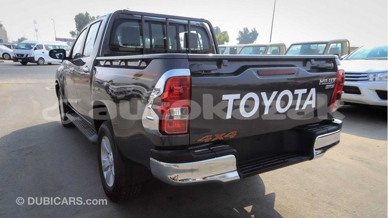 Big with watermark toyota hilux akmecet import dubai 2876