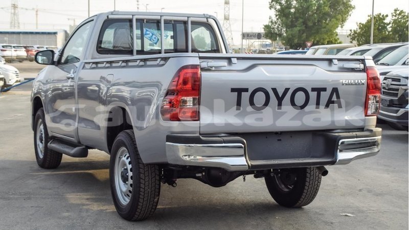 Big with watermark toyota hilux akmecet import dubai 2880