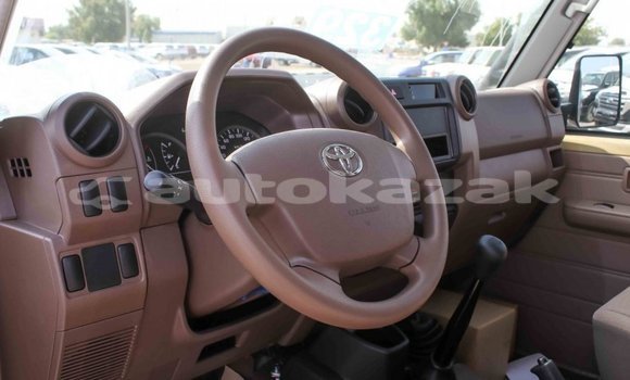 Buy Import Toyota Land Cruiser Beige Car in Import - Dubai in Akmecet Buy Import Toyota Land Cruiser Beige Car in Import - Dubai in Akmecet