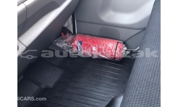 Buy Import Mitsubishi Carisma White Car in Import - Dubai in Akmecet Buy Import Mitsubishi Carisma White Car in Import - Dubai in Akmecet