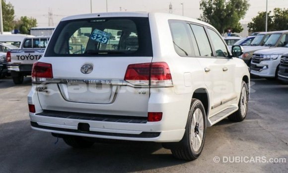 Buy Import Toyota Land Cruiser White Car in Import - Dubai in Akmecet Buy Import Toyota Land Cruiser White Car in Import - Dubai in Akmecet
