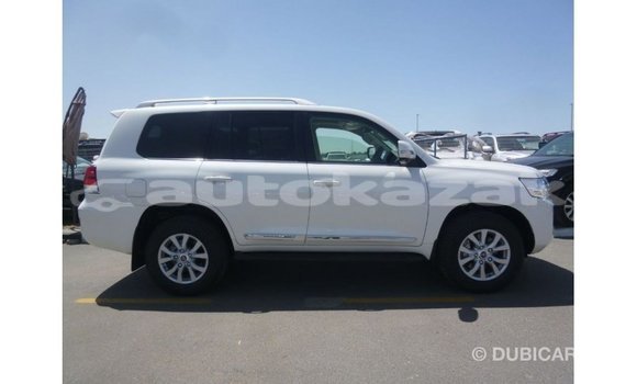 Buy Import Toyota Land Cruiser White Car in Import - Dubai in Akmecet Buy Import Toyota Land Cruiser White Car in Import - Dubai in Akmecet