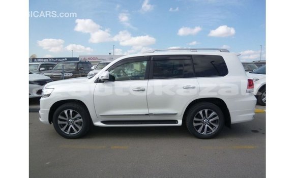 Buy Import Toyota Land Cruiser White Car in Import - Dubai in Akmecet Buy Import Toyota Land Cruiser White Car in Import - Dubai in Akmecet