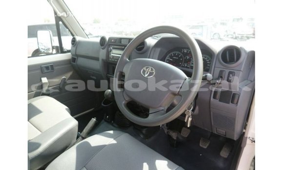 Buy Import Toyota Land Cruiser White Car in Import - Dubai in Akmecet Buy Import Toyota Land Cruiser White Car in Import - Dubai in Akmecet