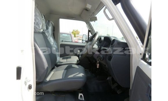 Buy Import Toyota Land Cruiser White Car in Import - Dubai in Akmecet Buy Import Toyota Land Cruiser White Car in Import - Dubai in Akmecet