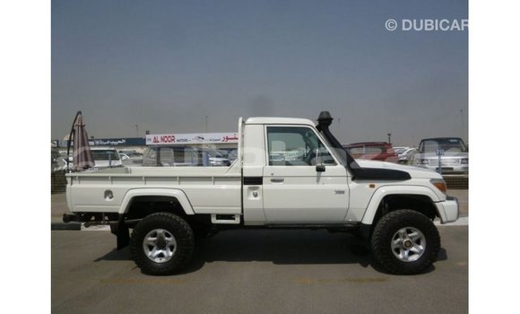 Buy Import Toyota Land Cruiser White Car in Import - Dubai in Akmecet Buy Import Toyota Land Cruiser White Car in Import - Dubai in Akmecet