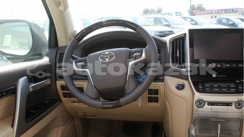 Big with watermark toyota hilux akmecet import dubai 2922