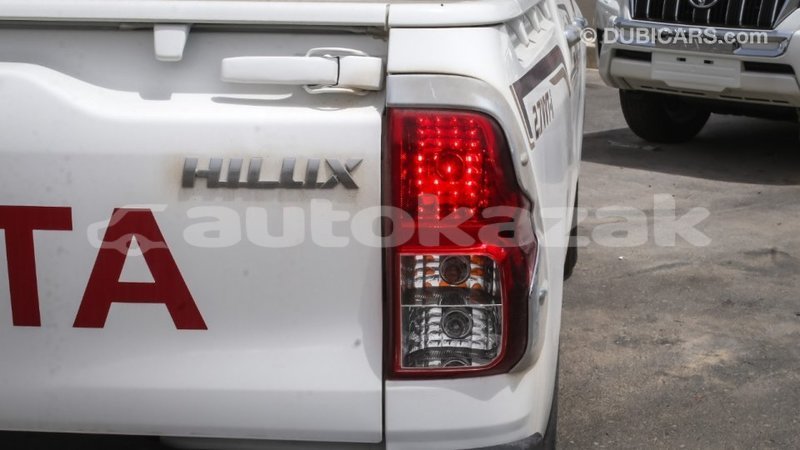 Big with watermark toyota hilux akmecet import dubai 2923