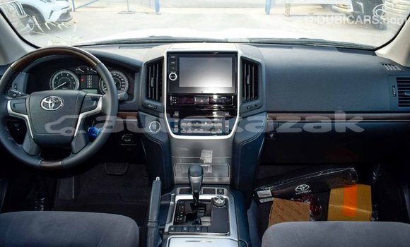 Buy Import Toyota Land Cruiser White Car in Import - Dubai in Akmecet Buy Import Toyota Land Cruiser White Car in Import - Dubai in Akmecet