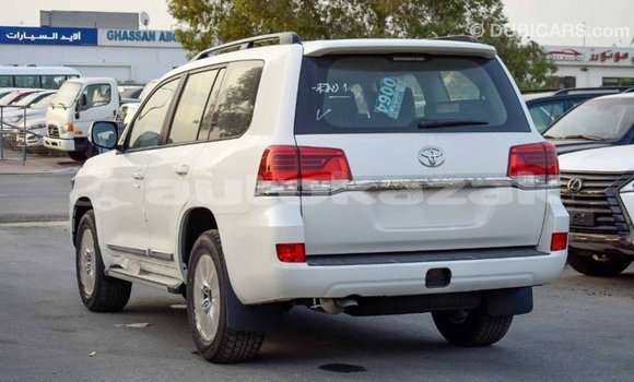 Buy Import Toyota Land Cruiser White Car in Import - Dubai in Akmecet Buy Import Toyota Land Cruiser White Car in Import - Dubai in Akmecet