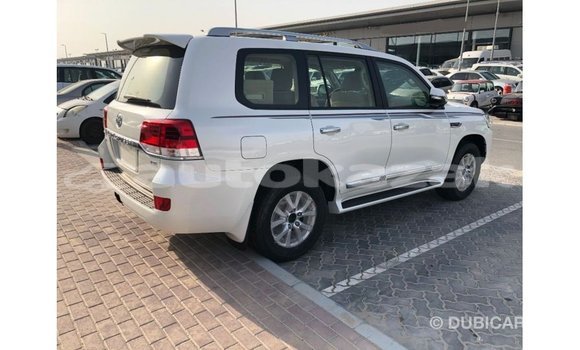 Buy Import Toyota Land Cruiser White Car in Import - Dubai in Akmecet Buy Import Toyota Land Cruiser White Car in Import - Dubai in Akmecet