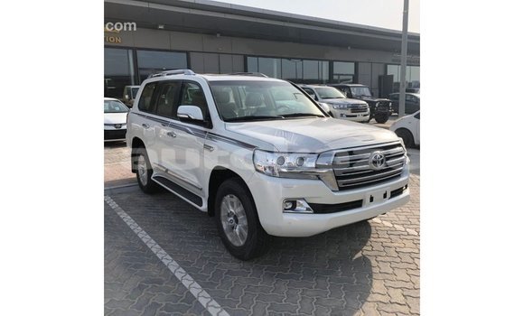 Buy Import Toyota Land Cruiser White Car in Import - Dubai in Akmecet Buy Import Toyota Land Cruiser White Car in Import - Dubai in Akmecet