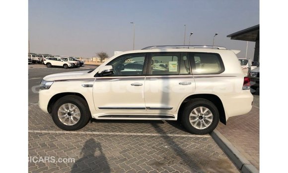Buy Import Toyota Land Cruiser White Car in Import - Dubai in Akmecet Buy Import Toyota Land Cruiser White Car in Import - Dubai in Akmecet