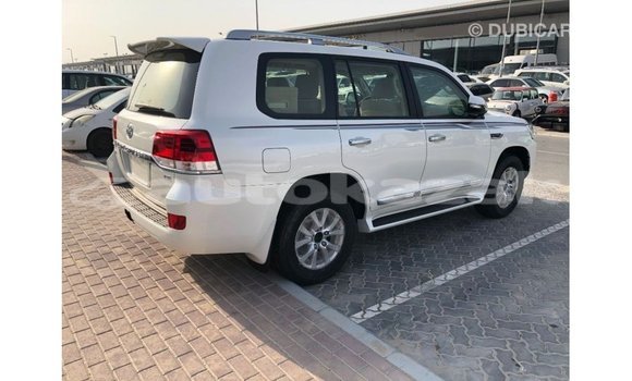 Buy Import Toyota Land Cruiser White Car in Import - Dubai in Akmecet Buy Import Toyota Land Cruiser White Car in Import - Dubai in Akmecet