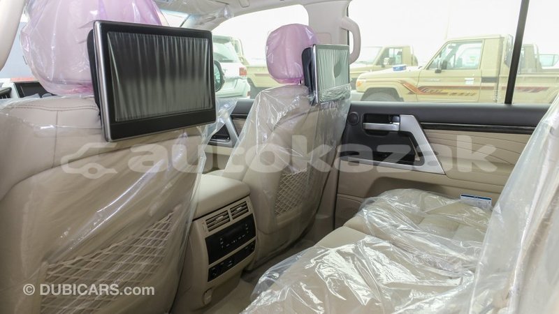 Big with watermark toyota land cruiser akmecet import dubai 2960