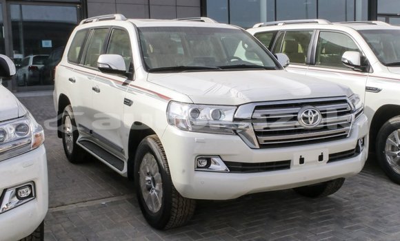 Buy Import Toyota Land Cruiser White Car in Import - Dubai in Akmecet Buy Import Toyota Land Cruiser White Car in Import - Dubai in Akmecet