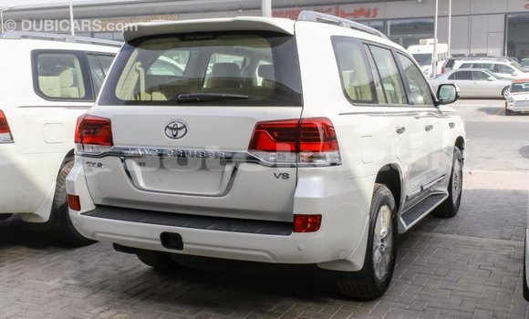 Buy Import Toyota Land Cruiser White Car in Import - Dubai in Akmecet Buy Import Toyota Land Cruiser White Car in Import - Dubai in Akmecet
