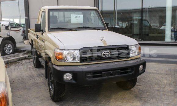 Buy Import Toyota Land Cruiser Beige Car in Import - Dubai in Akmecet Buy Import Toyota Land Cruiser Beige Car in Import - Dubai in Akmecet