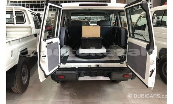 Buy Import Toyota Land Cruiser White Car in Import - Dubai in Akmecet Buy Import Toyota Land Cruiser White Car in Import - Dubai in Akmecet