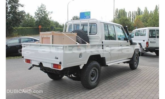 Buy Import Toyota Land Cruiser White Car in Import - Dubai in Akmecet Buy Import Toyota Land Cruiser White Car in Import - Dubai in Akmecet