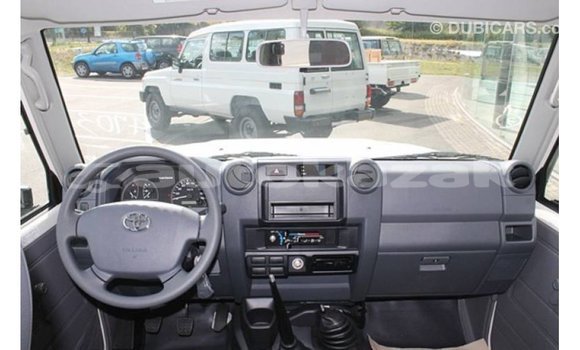 Buy Import Toyota Land Cruiser White Car in Import - Dubai in Akmecet Buy Import Toyota Land Cruiser White Car in Import - Dubai in Akmecet