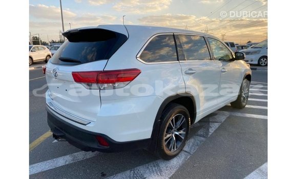 Buy Import Toyota Highlander White Car in Import - Dubai in Akmecet Buy Import Toyota Highlander White Car in Import - Dubai in Akmecet