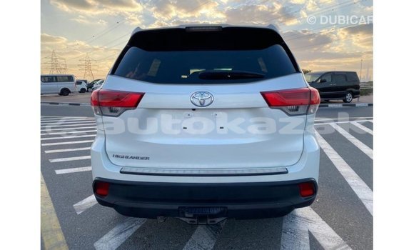 Buy Import Toyota Highlander White Car in Import - Dubai in Akmecet Buy Import Toyota Highlander White Car in Import - Dubai in Akmecet