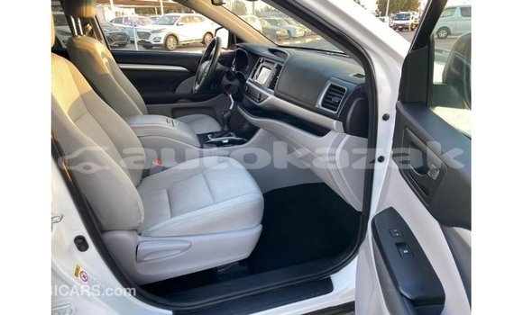 Buy Import Toyota Highlander White Car in Import - Dubai in Akmecet Buy Import Toyota Highlander White Car in Import - Dubai in Akmecet