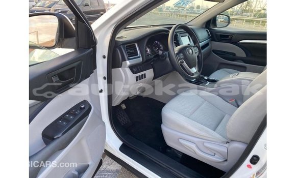 Buy Import Toyota Highlander White Car in Import - Dubai in Akmecet Buy Import Toyota Highlander White Car in Import - Dubai in Akmecet