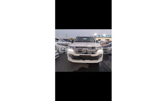 Buy Import Toyota Land Cruiser White Car in Import - Dubai in Akmecet Buy Import Toyota Land Cruiser White Car in Import - Dubai in Akmecet