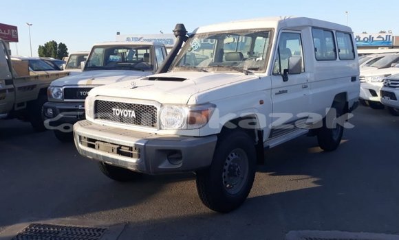Buy Import Toyota Land Cruiser White Car in Import - Dubai in Akmecet Buy Import Toyota Land Cruiser White Car in Import - Dubai in Akmecet
