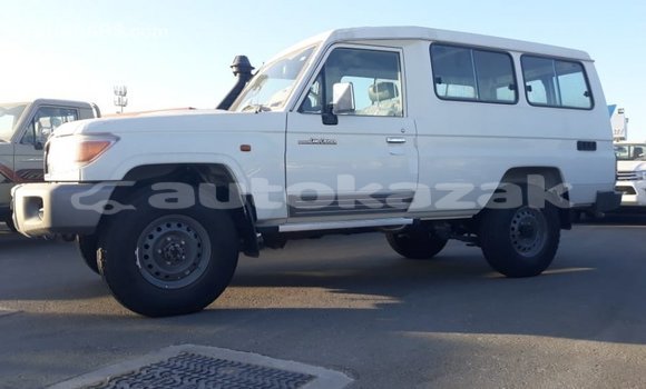 Buy Import Toyota Land Cruiser White Car in Import - Dubai in Akmecet Buy Import Toyota Land Cruiser White Car in Import - Dubai in Akmecet