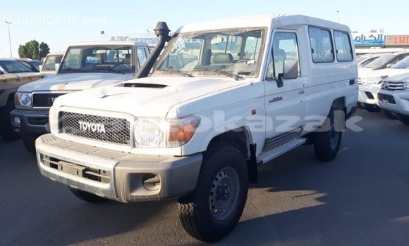 Buy Import Toyota Land Cruiser White Car in Import - Dubai in Akmecet Buy Import Toyota Land Cruiser White Car in Import - Dubai in Akmecet