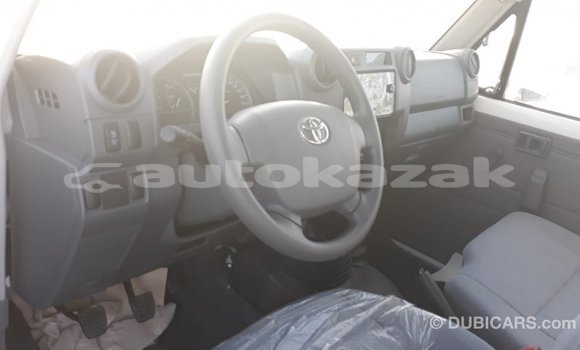 Buy Import Toyota Land Cruiser White Car in Import - Dubai in Akmecet Buy Import Toyota Land Cruiser White Car in Import - Dubai in Akmecet