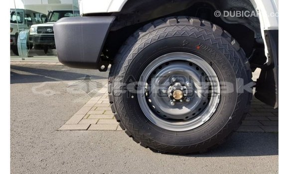 Buy Import Toyota Land Cruiser White Car in Import - Dubai in Akmecet Buy Import Toyota Land Cruiser White Car in Import - Dubai in Akmecet